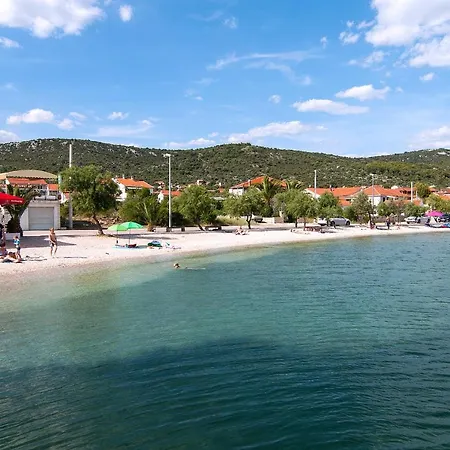 With Parking Space Vinisce, Trogir - 11075 * Vinisce