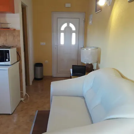 With Parking Space Vinisce, Trogir - 11075 Apartman Vinisce