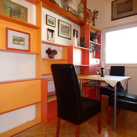 Apartman With Parking Space Vinisce, Trogir - 11075 Vinisce
