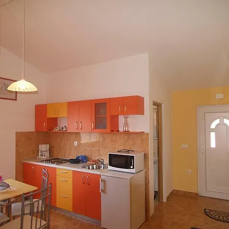With Parking Space Vinisce, Trogir - 11075 Apartman Vinisce